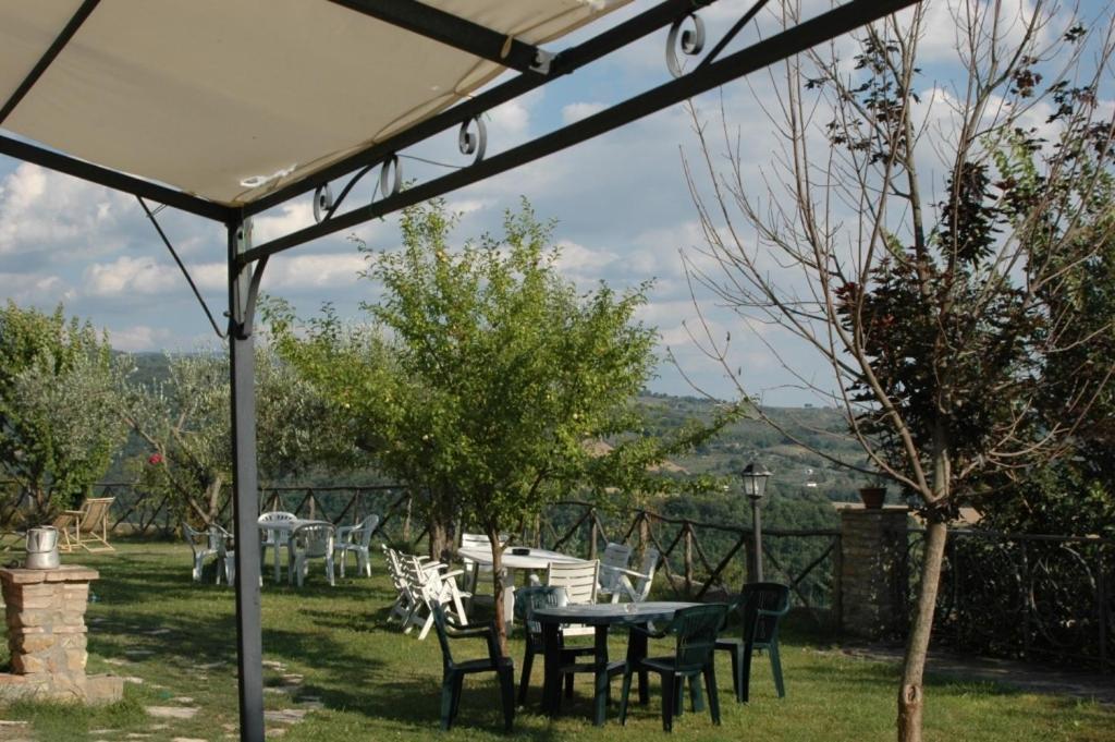 Gasthaus Castel D'Arno Perugia Exterior foto